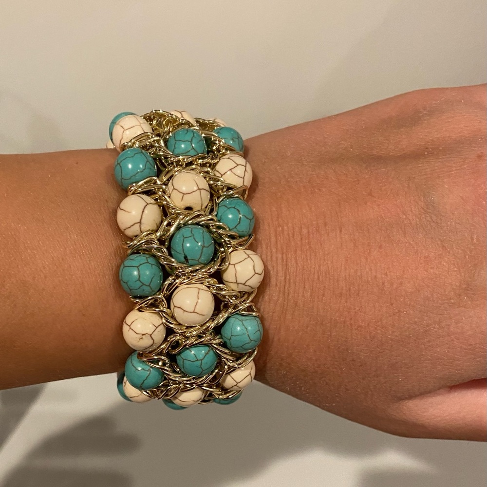☀️ 3 Layer Turquoise and White bracelet.